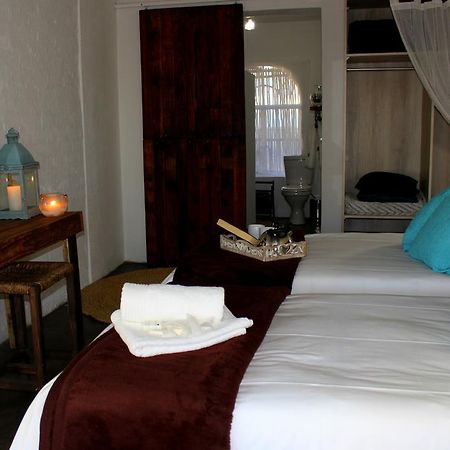 Waterfall Guesthouse รัสเทนเบิร์ก ภายนอก รูปภาพ