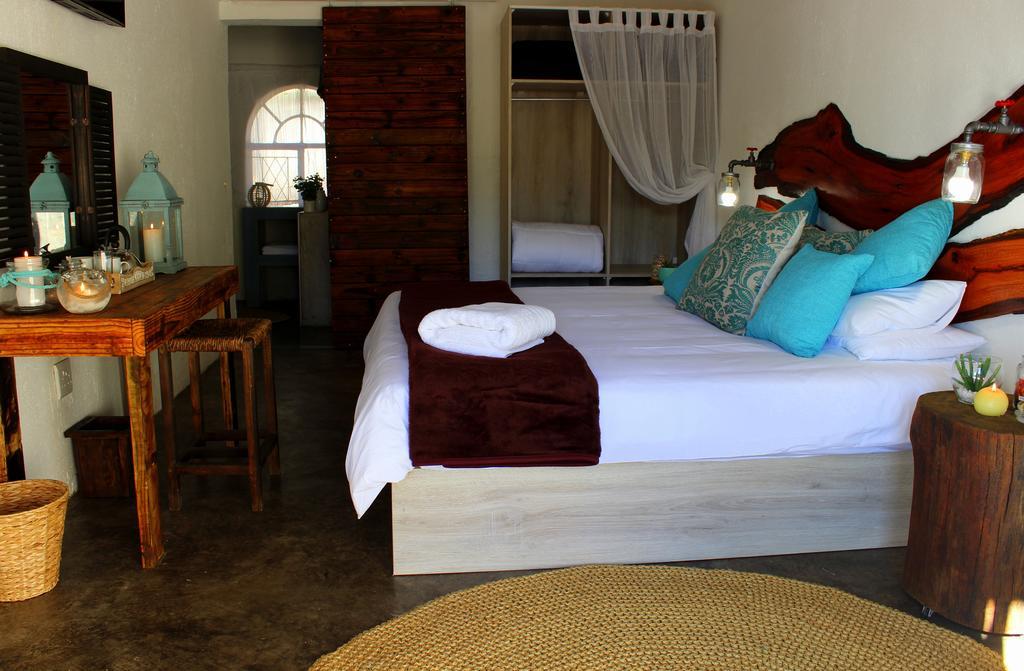 Waterfall Guesthouse รัสเทนเบิร์ก ภายนอก รูปภาพ
