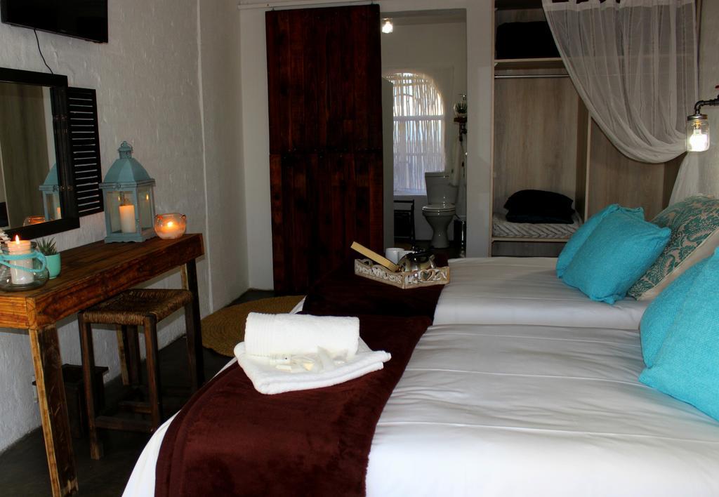 Waterfall Guesthouse รัสเทนเบิร์ก ภายนอก รูปภาพ