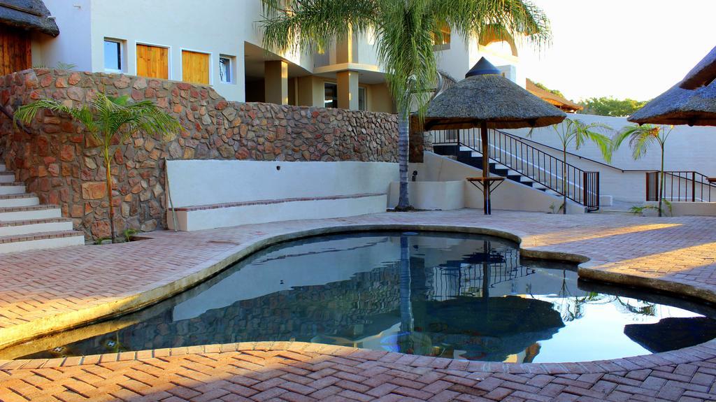 Waterfall Guesthouse รัสเทนเบิร์ก ภายนอก รูปภาพ